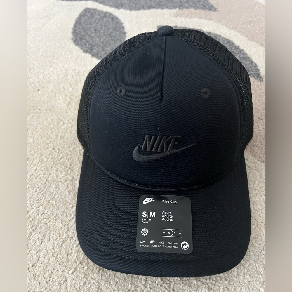 Nike Black Mesh-Back Cap